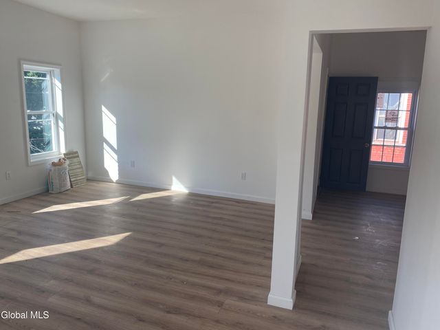 30 Kline Street, Amsterdam, NY 12010