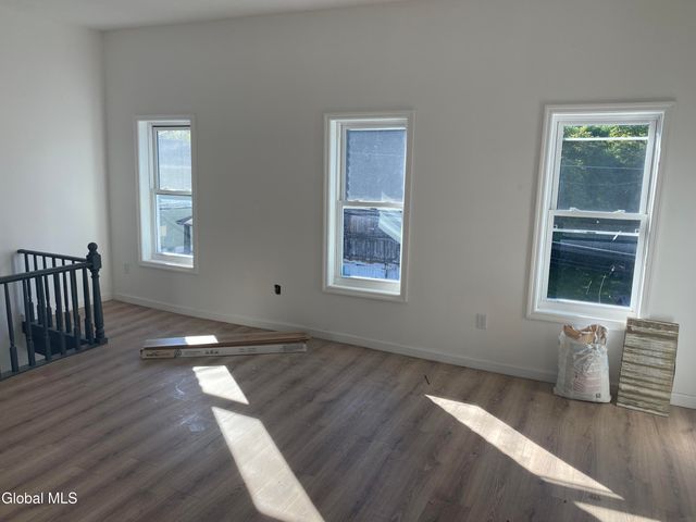 30 Kline Street, Amsterdam, NY 12010