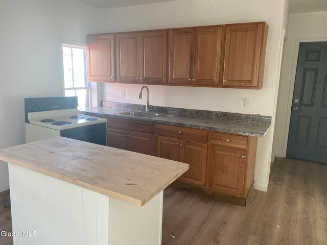 30 Kline Street, Amsterdam, NY 12010