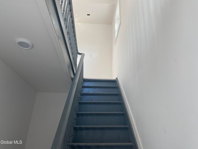 30 Kline Street, Amsterdam, NY 12010