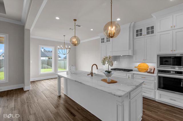 586 Corinth Circle, Bossier City, LA 71111