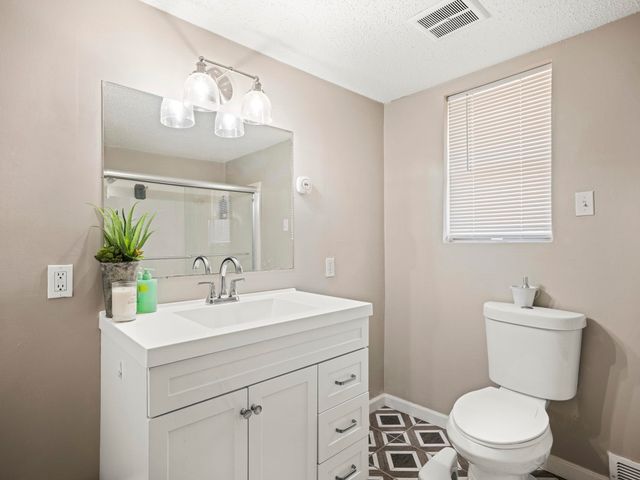 12 Field Avenue, Salem, NH 03079