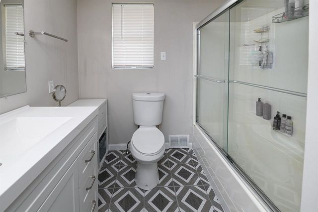 12 Field Avenue, Salem, NH 03079