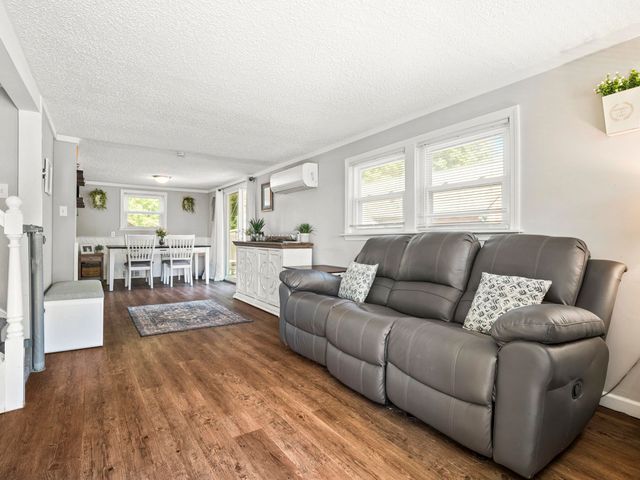 12 Field Avenue, Salem, NH 03079