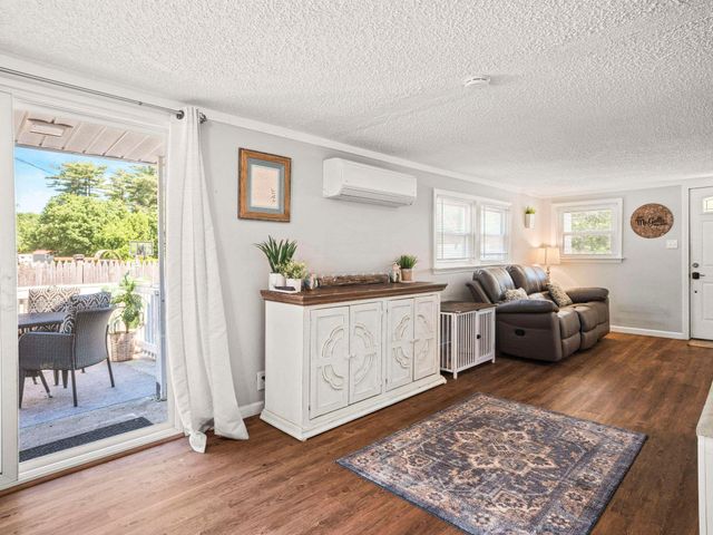 12 Field Avenue, Salem, NH 03079