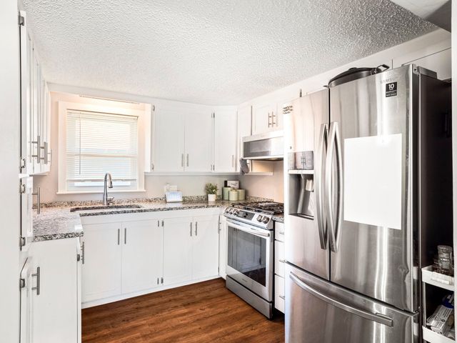 12 Field Avenue, Salem, NH 03079