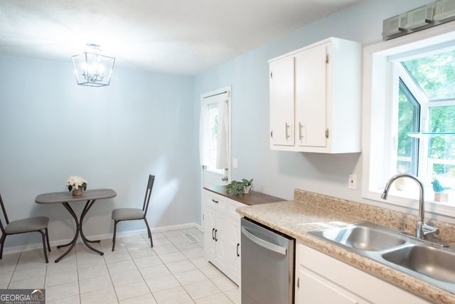 180 Beverly Park Court, Newnan, GA 30263