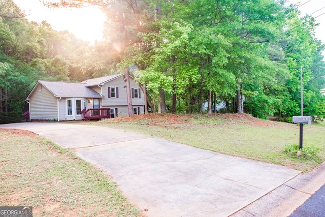 180 Beverly Park Court, Newnan, GA 30263