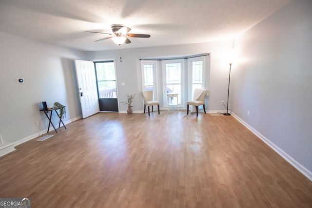180 Beverly Park Court, Newnan, GA 30263