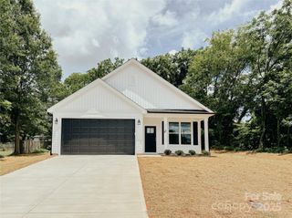 118 3rd Avenue NW, Conover, NC 28613