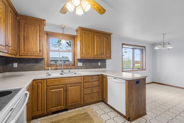 5184 FINGER ROAD, Green Bay, WI 54311