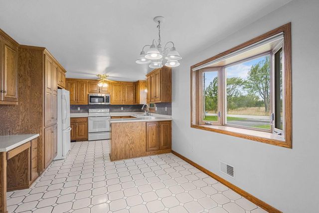 5184 FINGER ROAD, Green Bay, WI 54311