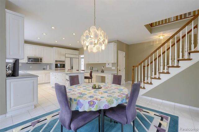 1721 Archers Pointe, Rochester Hills, MI 48306