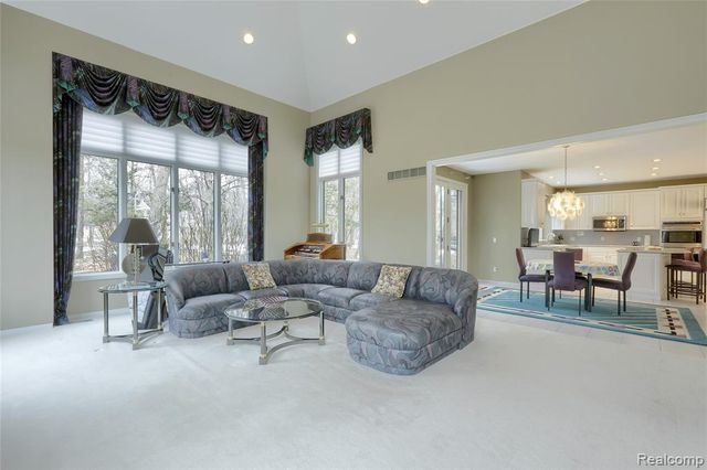 1721 Archers Pointe, Rochester Hills, MI 48306