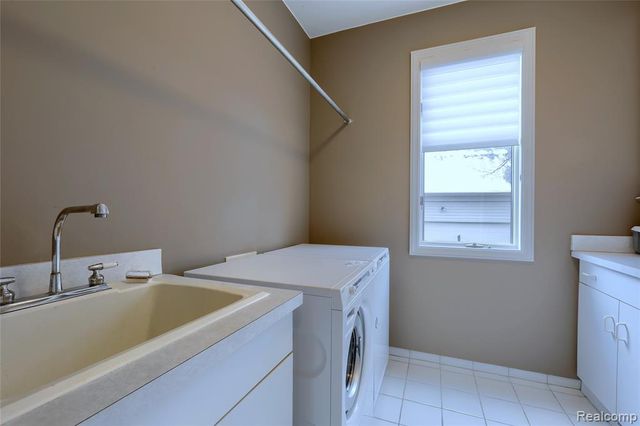 1721 Archers Pointe, Rochester Hills, MI 48306