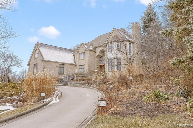 1721 Archers Pointe, Rochester Hills, MI 48306