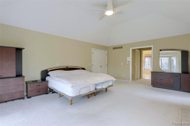 1721 Archers Pointe, Rochester Hills, MI 48306