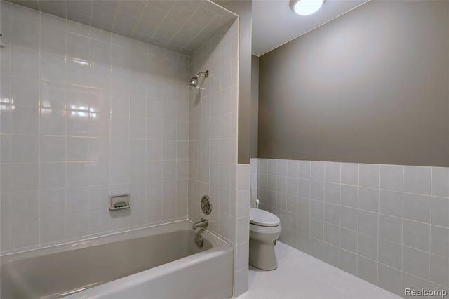 1721 Archers Pointe, Rochester Hills, MI 48306