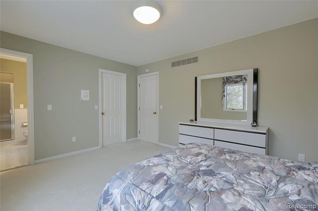 1721 Archers Pointe, Rochester Hills, MI 48306