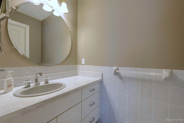 1721 Archers Pointe, Rochester Hills, MI 48306