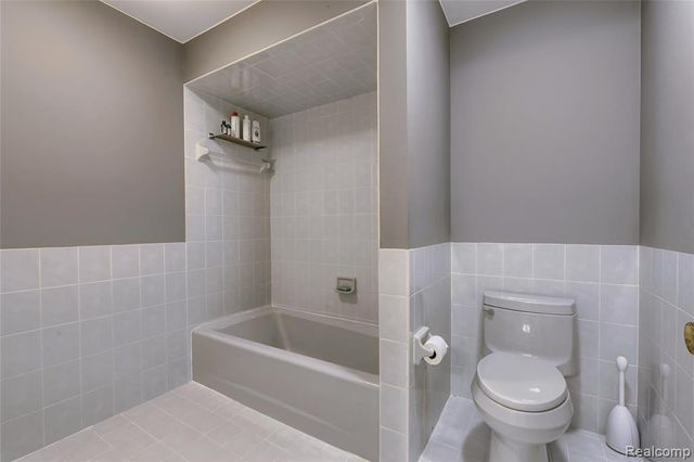 1721 Archers Pointe, Rochester Hills, MI 48306