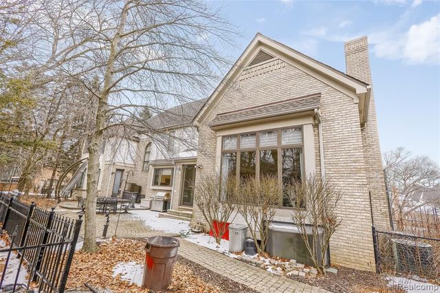 1721 Archers Pointe, Rochester Hills, MI 48306