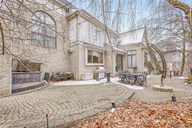 1721 Archers Pointe, Rochester Hills, MI 48306