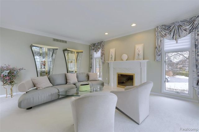 1721 Archers Pointe, Rochester Hills, MI 48306