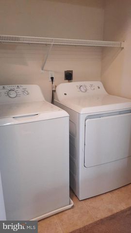 803 SCHOONER LN, Mechanicsburg, PA 17050