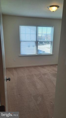 803 SCHOONER LN, Mechanicsburg, PA 17050