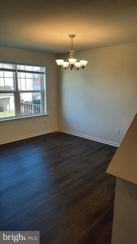 803 SCHOONER LN, Mechanicsburg, PA 17050