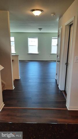 803 SCHOONER LN, Mechanicsburg, PA 17050