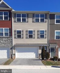 803 SCHOONER LN, Mechanicsburg, PA 17050