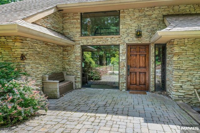 737 Ridge Road, Kinnelon Borough, NJ 07405