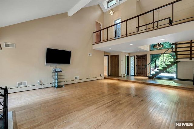 737 Ridge Road, Kinnelon Borough, NJ 07405