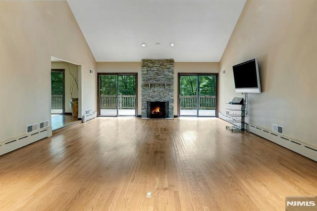 737 Ridge Road, Kinnelon Borough, NJ 07405