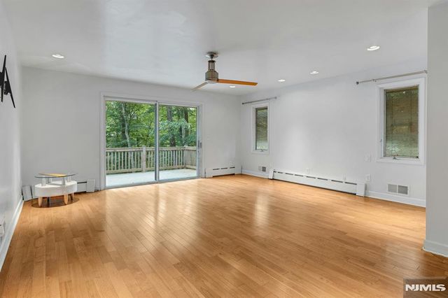 737 Ridge Road, Kinnelon Borough, NJ 07405
