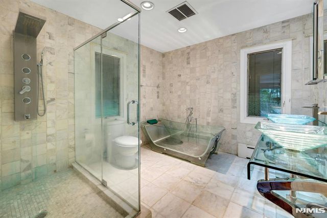 737 Ridge Road, Kinnelon Borough, NJ 07405