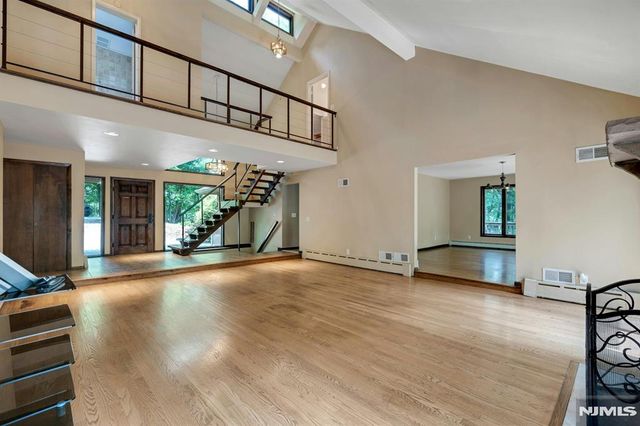 737 Ridge Road, Kinnelon Borough, NJ 07405