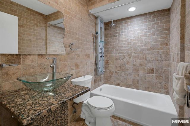 737 Ridge Road, Kinnelon Borough, NJ 07405
