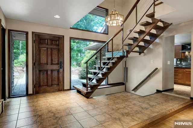 737 Ridge Road, Kinnelon Borough, NJ 07405