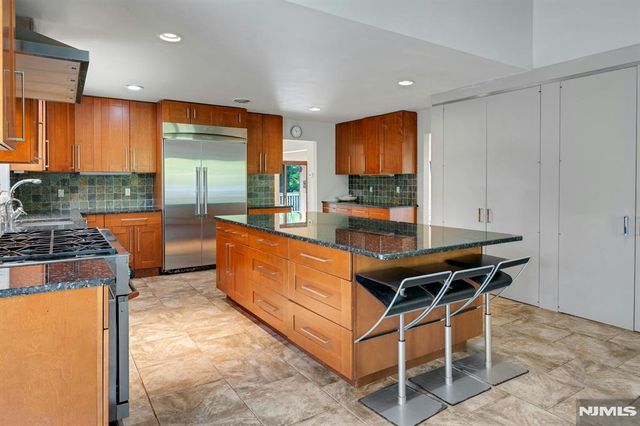 737 Ridge Road, Kinnelon Borough, NJ 07405