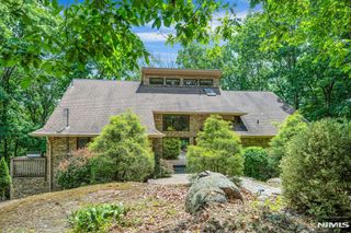 737 Ridge Road, Kinnelon Borough, NJ 07405