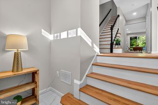 10415 CARRIAGEPARK CT, Fairfax, VA 22032