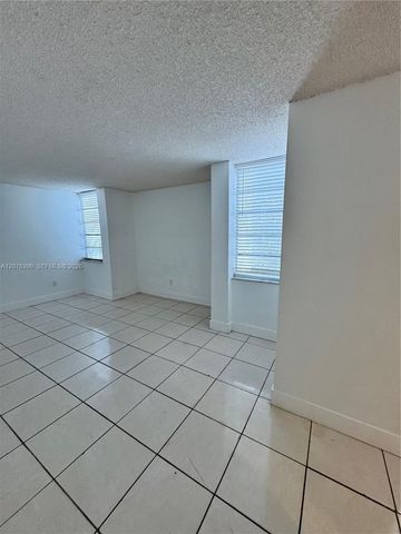 12105 NE 6th Avenue 304, North Miami, FL 33161