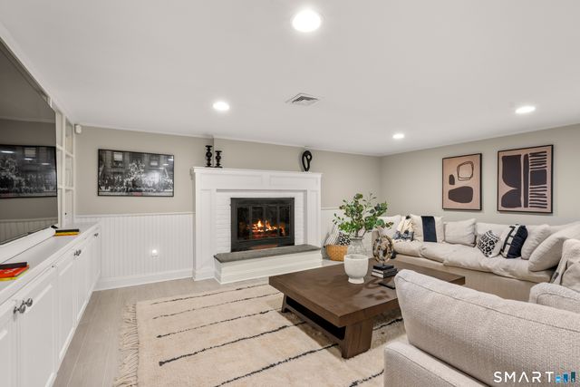 10 Sprucewood Lane, Westport, CT 06880