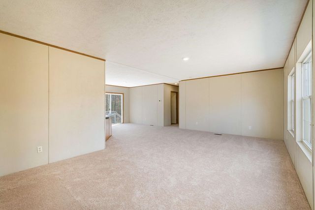 12090 S CONSTITUTION RTE, Scottsville, VA 24590