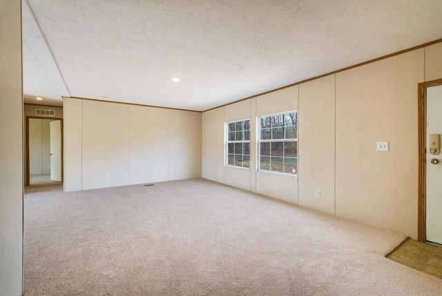 12090 S CONSTITUTION RTE, Scottsville, VA 24590