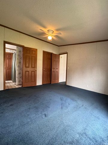 5624 E Neininger Drive, Monticello, IN 47960