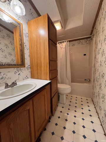 5624 E Neininger Drive, Monticello, IN 47960